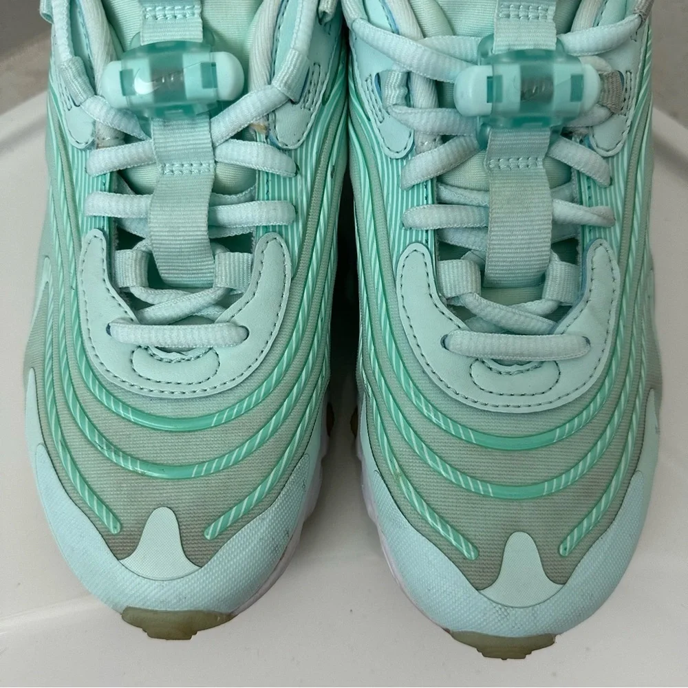 Nike Air Max 270 React Sneaker Size 5 Youth